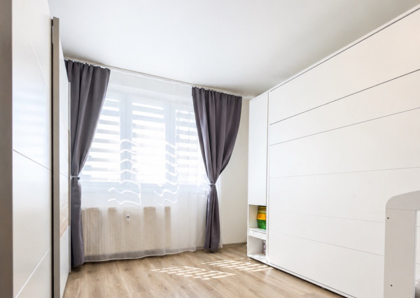NA PREDAJ - 2 izbový byt s loggiou, Lomená, Košice