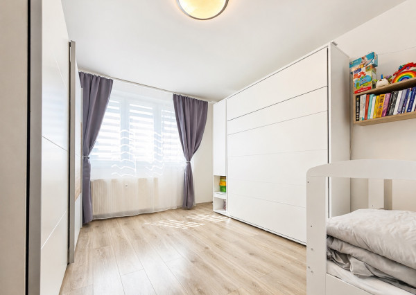 NA PREDAJ - 2 izbový byt s loggiou, Lomená, Košice
