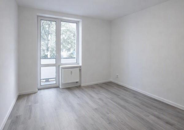 PRENÁJOM: moderný komplet zmodernizovaný nezariadený 3-izbák