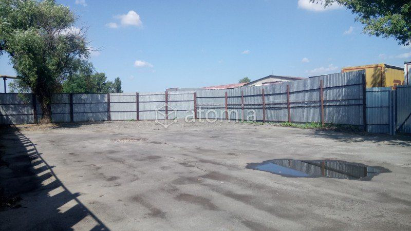 Na prenájom priemyselný pozemok