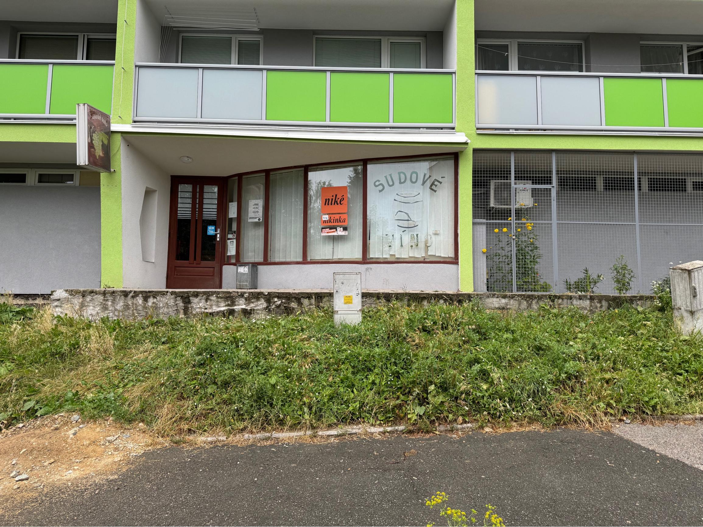 Odstúpenie priestorov na prenájom na obchod a služby - Furča