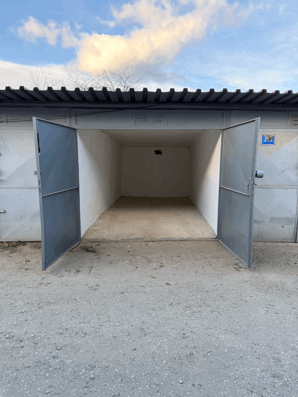 Na predaj garáž na Železníkoch, ihneď voľná