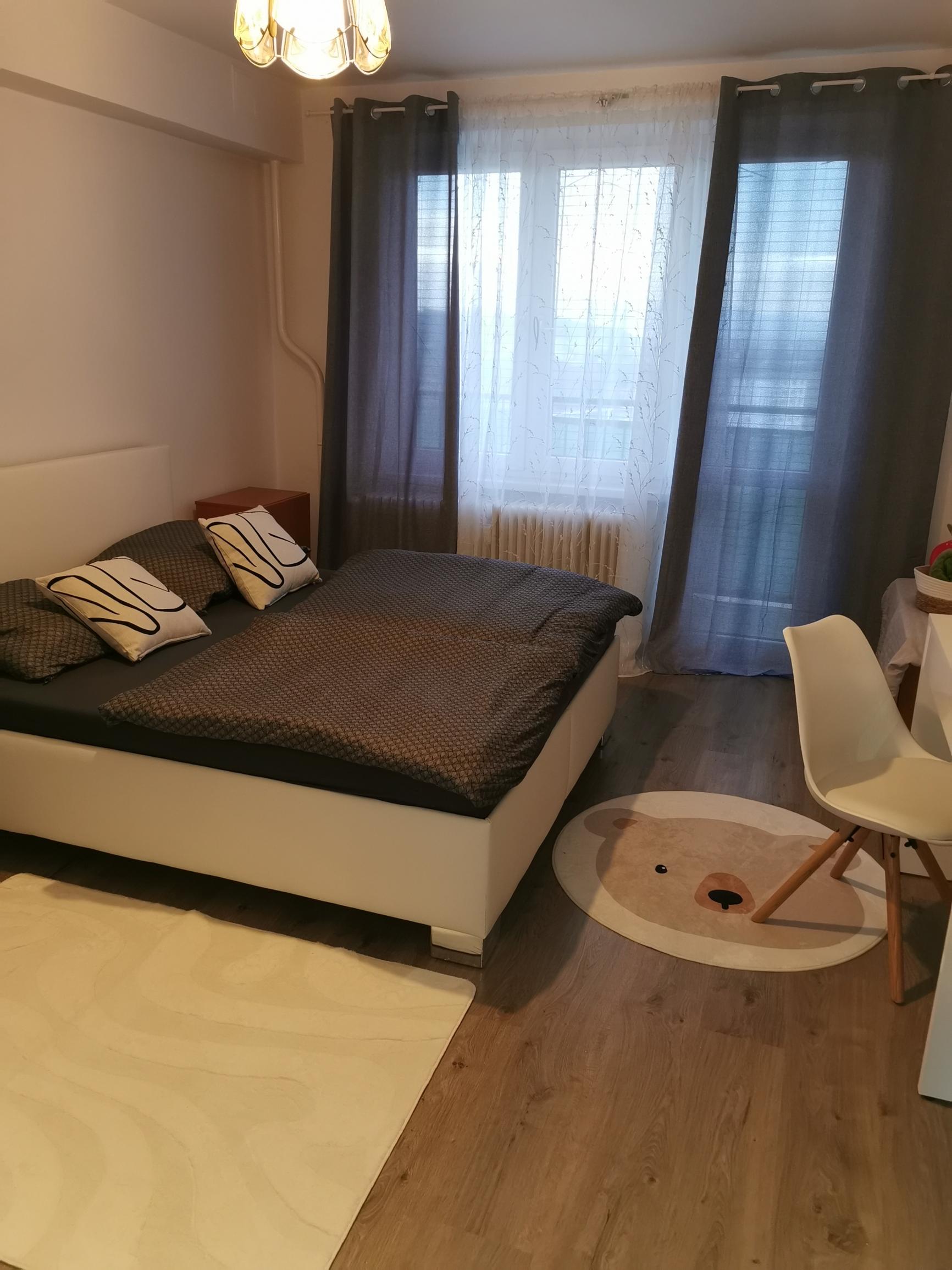 Veľký 3 izbový byt blízko centra