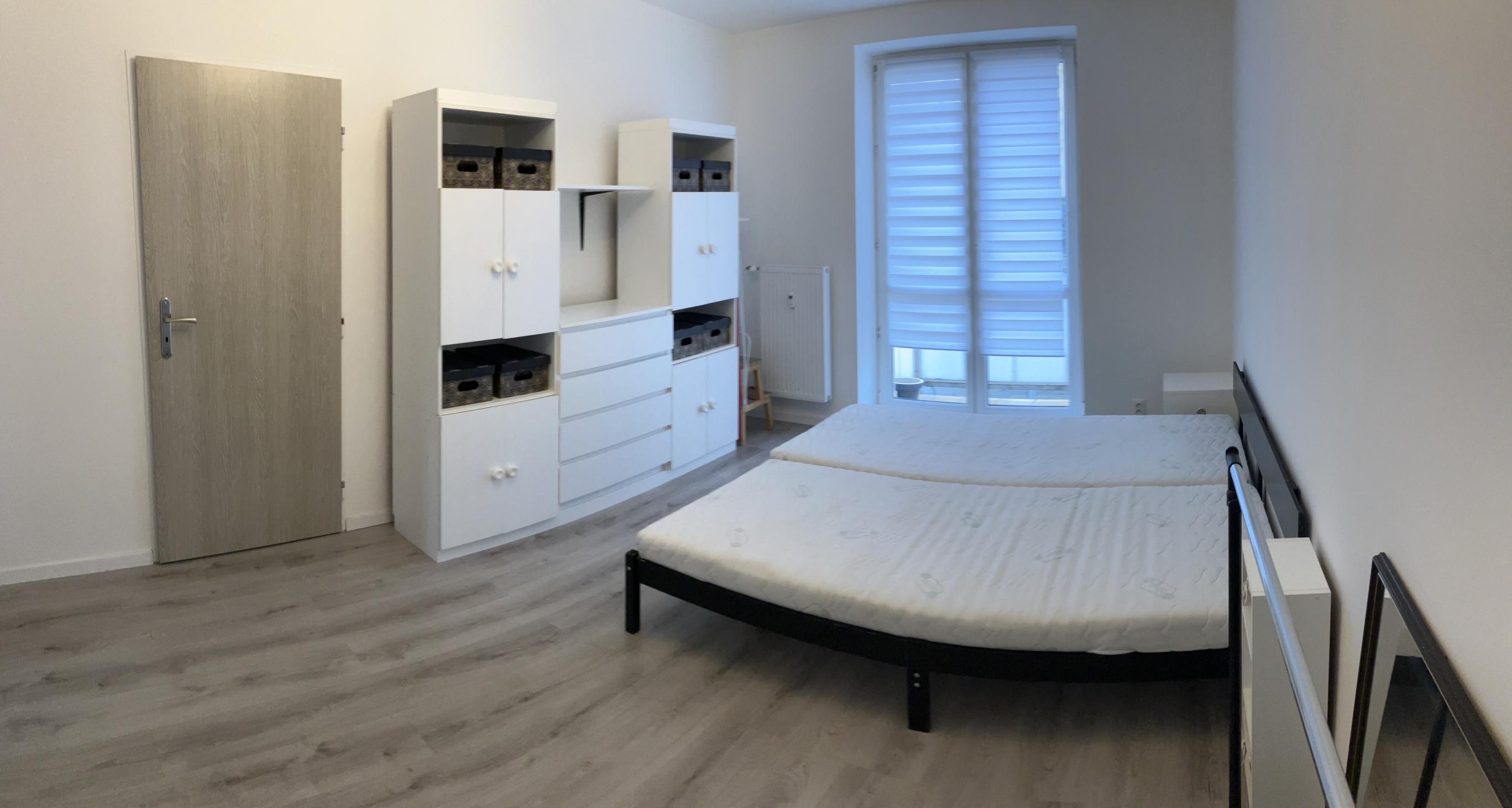 Priestranný 2-izbový byt blízko centra - ČSL armády